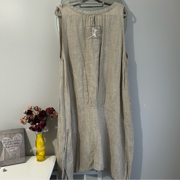 Magnolia Pearl Cottage Farm Dress in Heavy Linen -Oatmeal - Picture 10 of 15